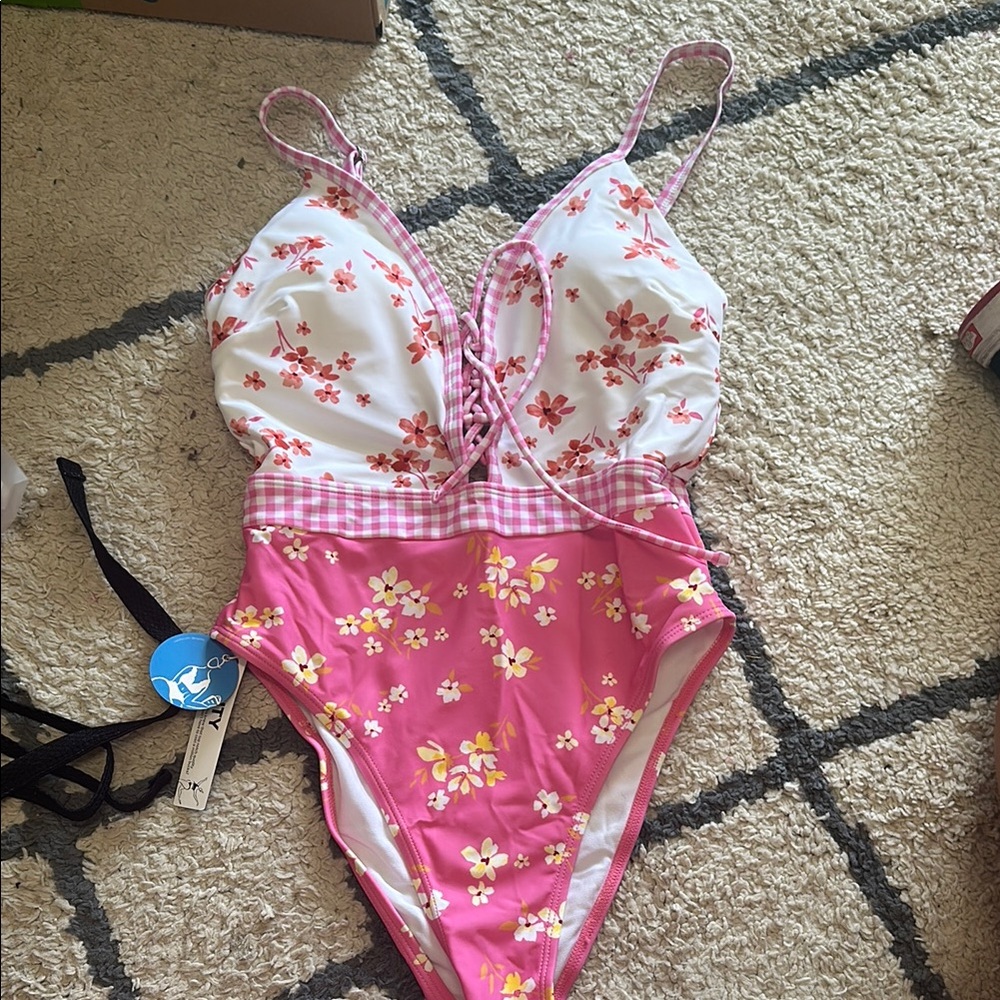 Cupshe Pink and White Floral One Piece Swimsuit